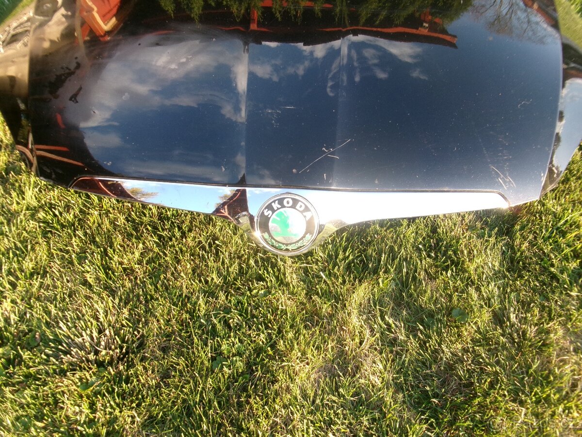 Fabia 2 Roomster kapota lišta kapoty - 3