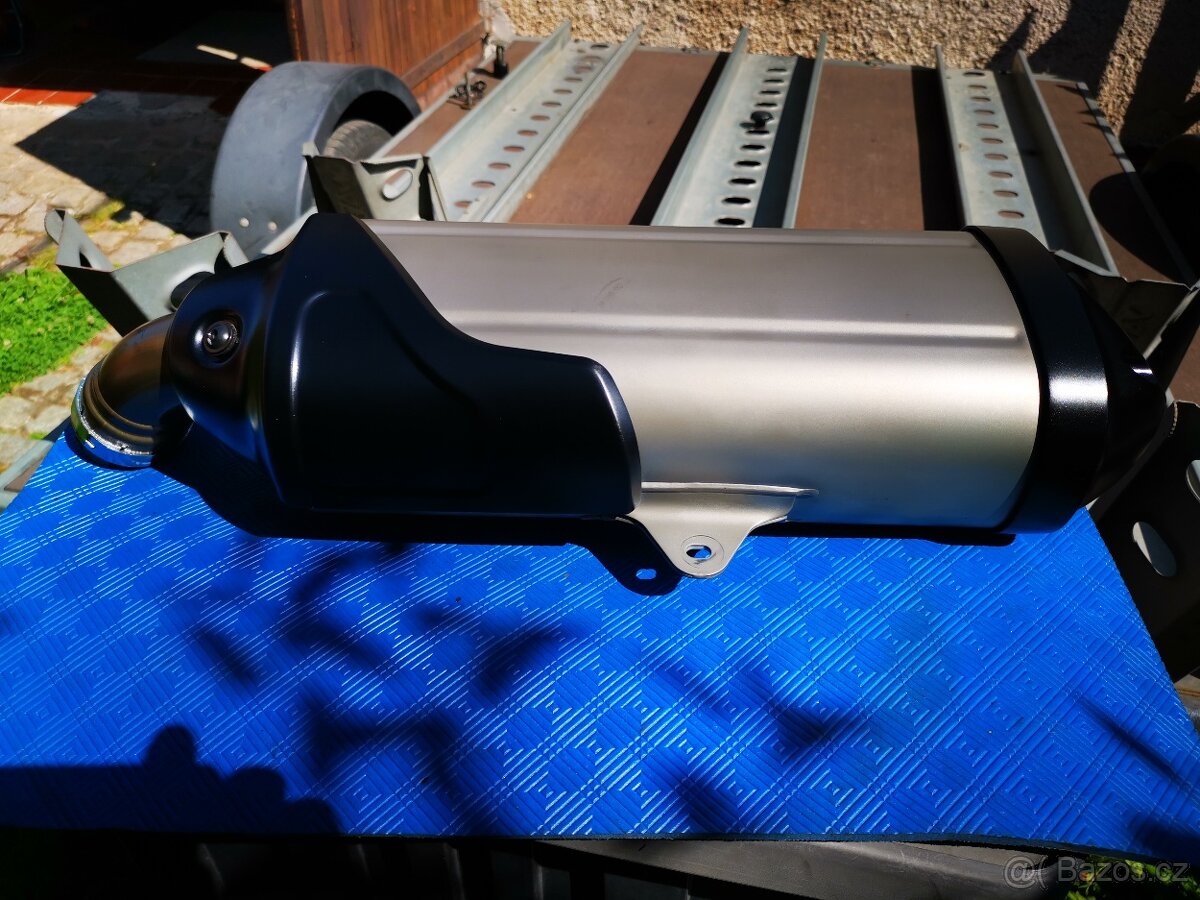 Originální výfuk na Suzuki DL1000 V-Strom - 3