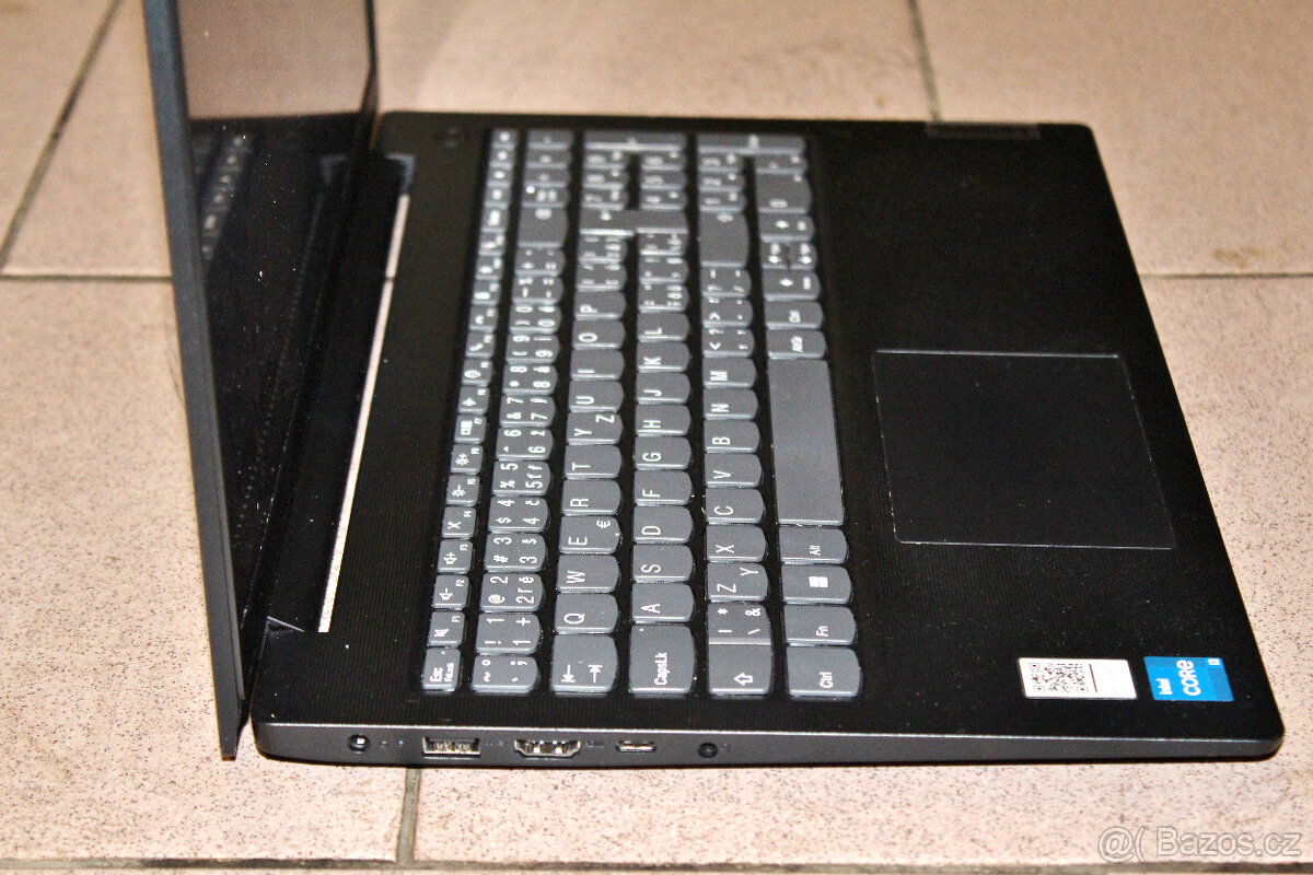 Lenovo V15 G4 IRU/i3-1315U/15,6"/FHD/8GB/512GB/UHD/W11H - 3