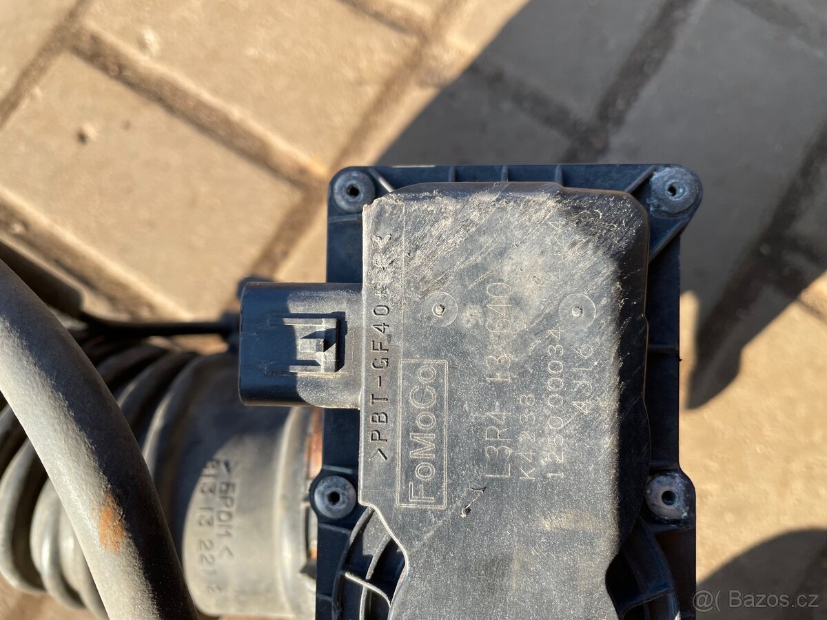 Škrtící klapka Mazda 6 2.0i - 3