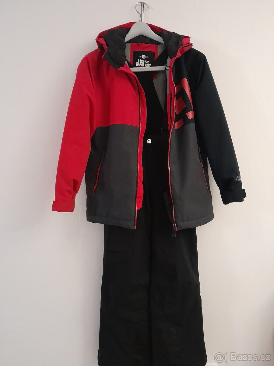 PRODÁM souprava HorseFeathers "M" - 3