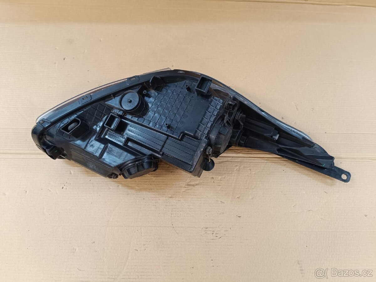 Kia Ceed levý přední světlomet - 3