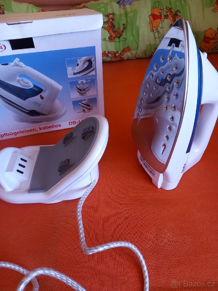 Nova bezkabelova žehlička AFK - 3