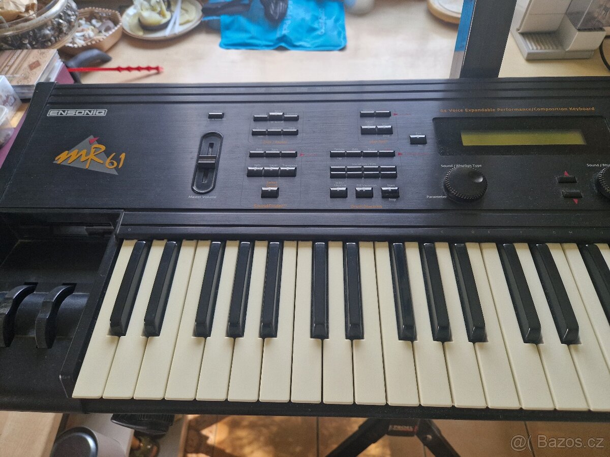 Ensoniq MR 61 - 3