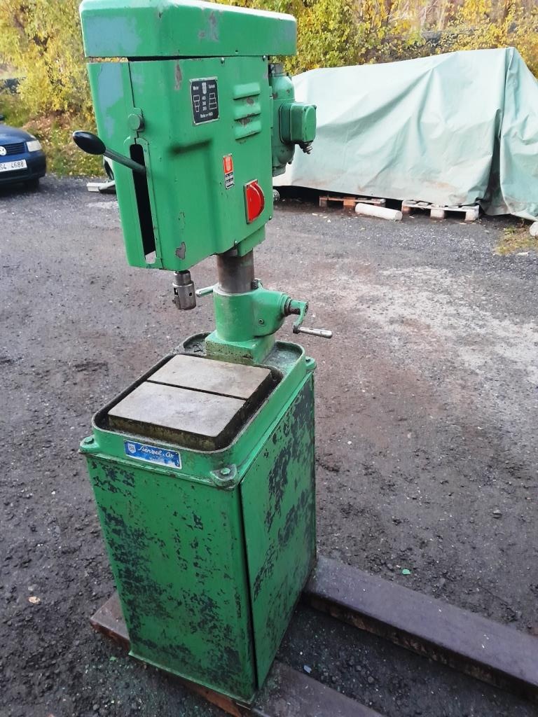 Závitořez - Sloupová vrtačka - 3