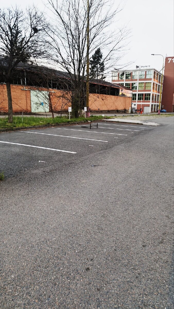 PRONÁJEM PARKOVACÍHO MÍSTA - 3