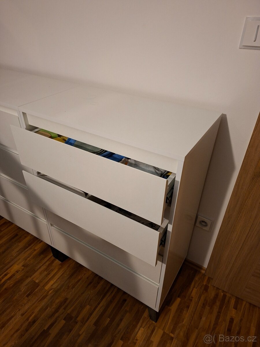 Komoda - 3
