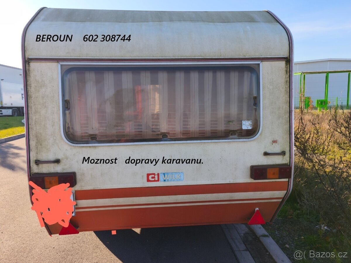 Maly karavan Wilk 320 Nemecke doklady Beroun - 3