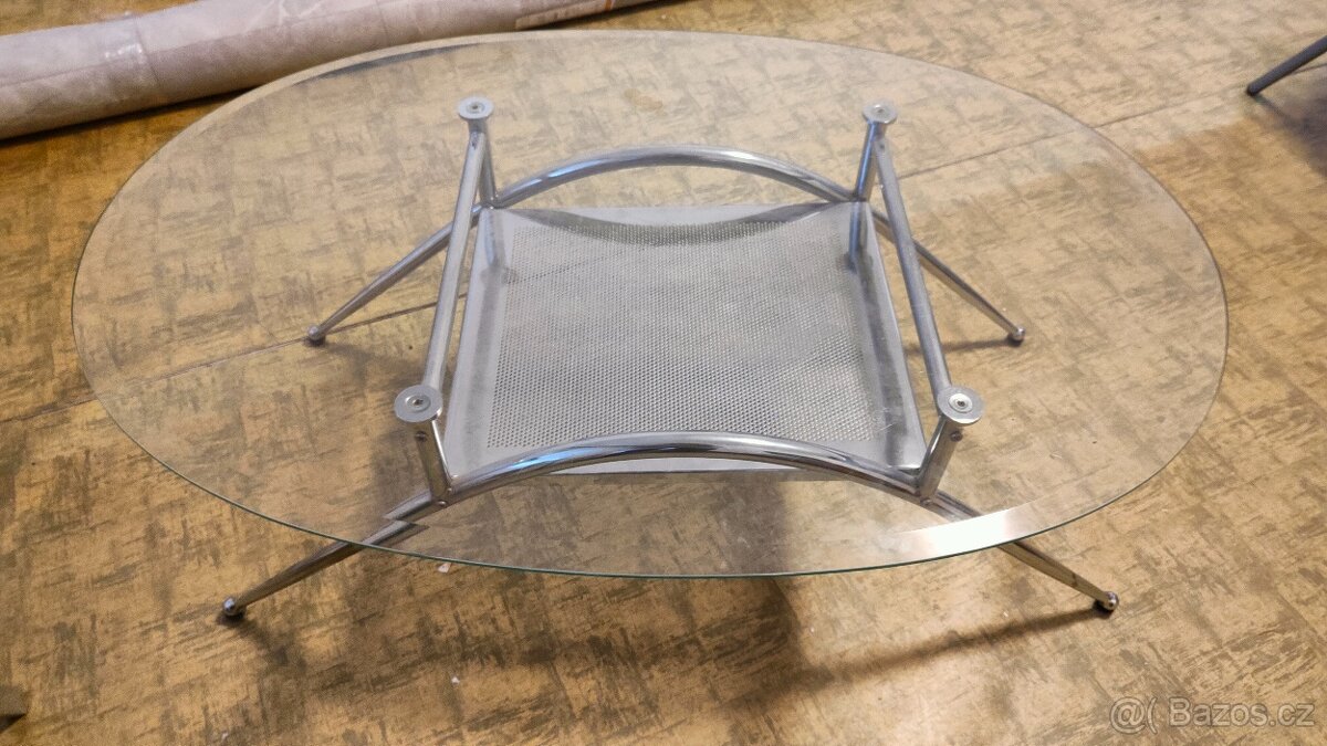 Skleněný konferenční stolek - 3