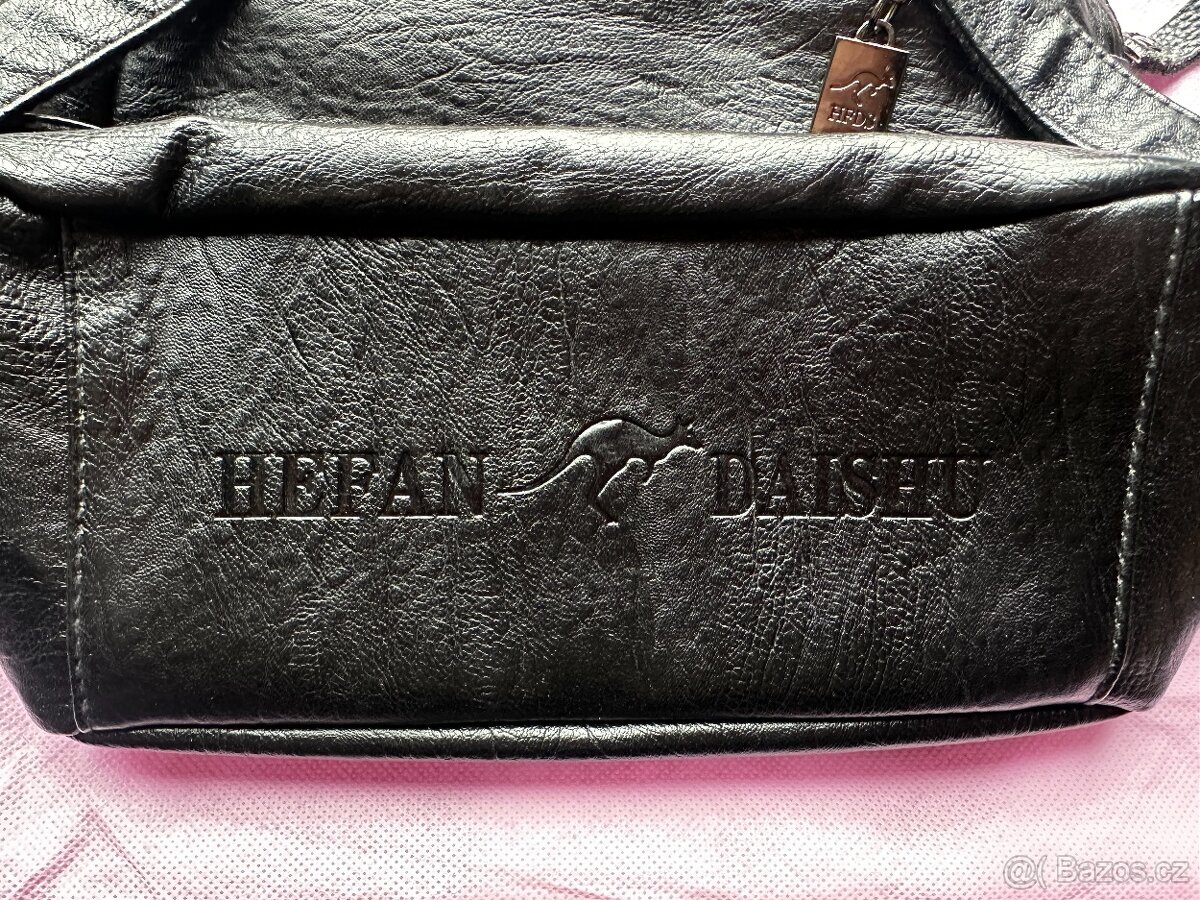 Černý stylový měkký dámský batoh - 3