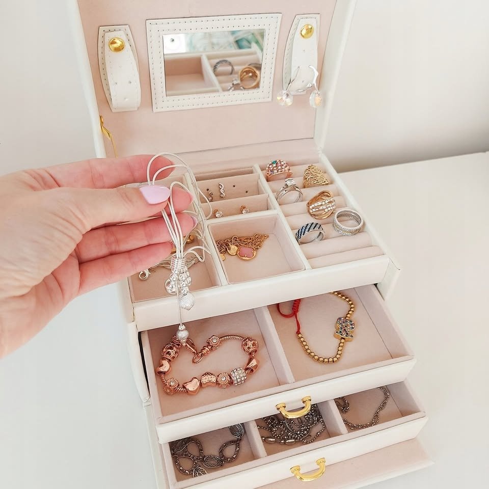 Saténová šperkovnice / kufřík na šperky - 3