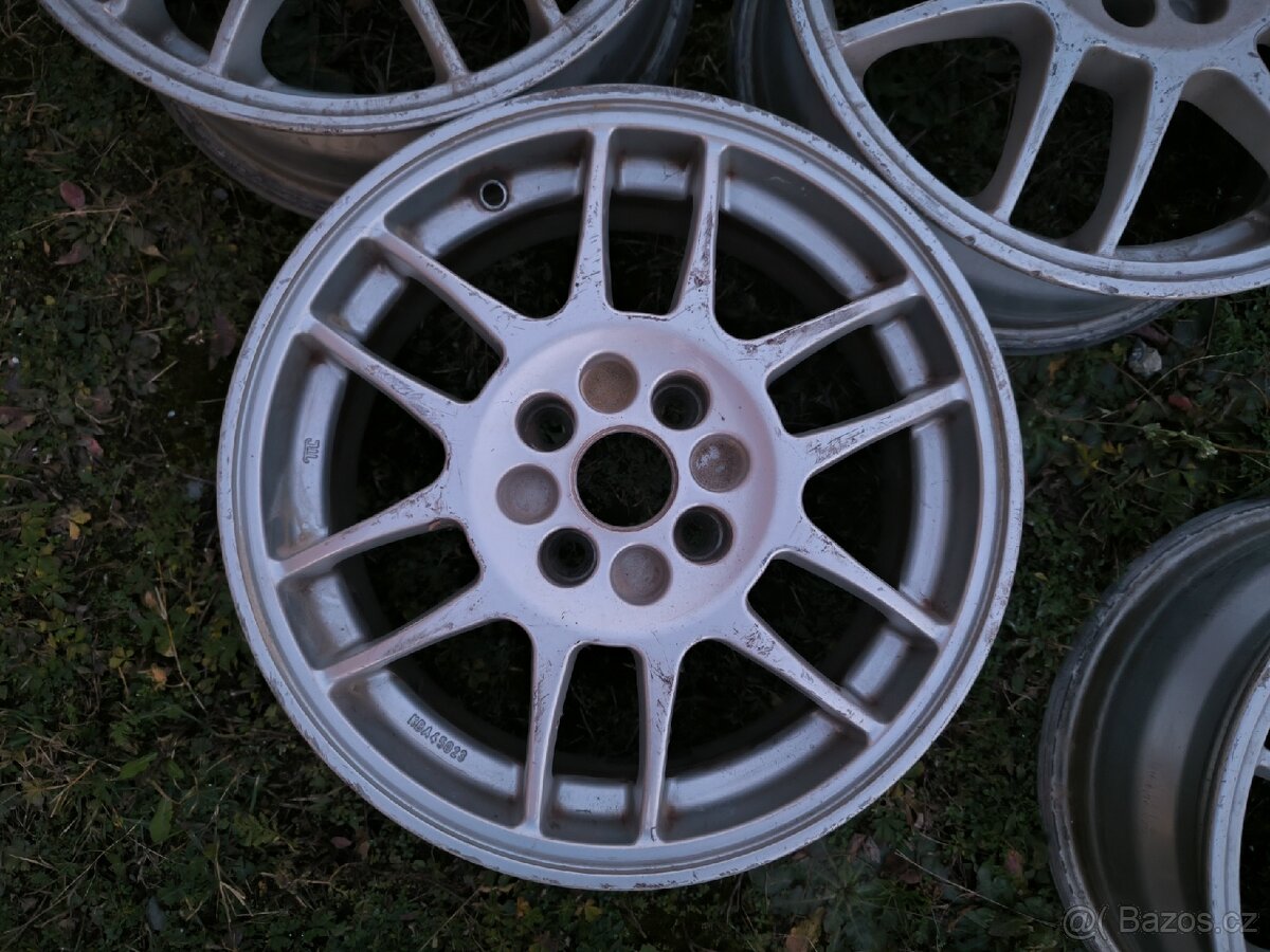 Renault OZ Racing F1 Cup R15 4x100 - 3