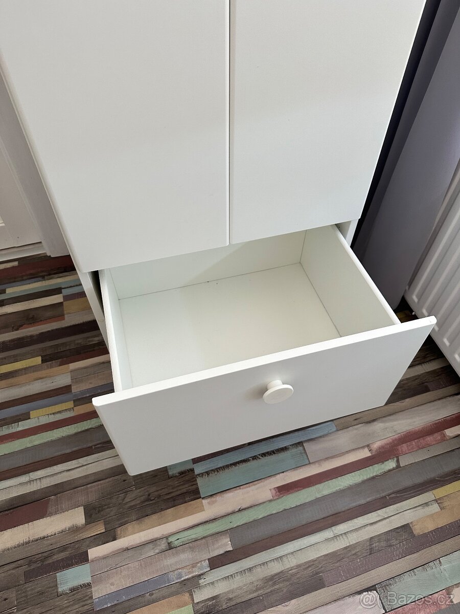 Šatní skříň + přebalovací pult - 3