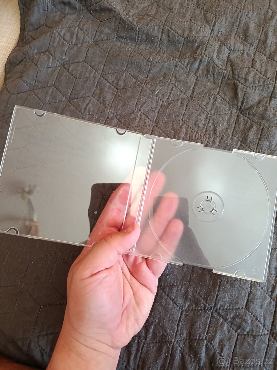 Prodám plastové krabičky na CD - 3
