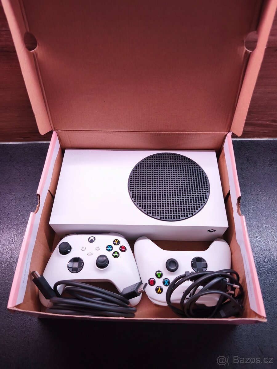 Xbox Series S 512 GB + 2 ovladače – Příbram - 3