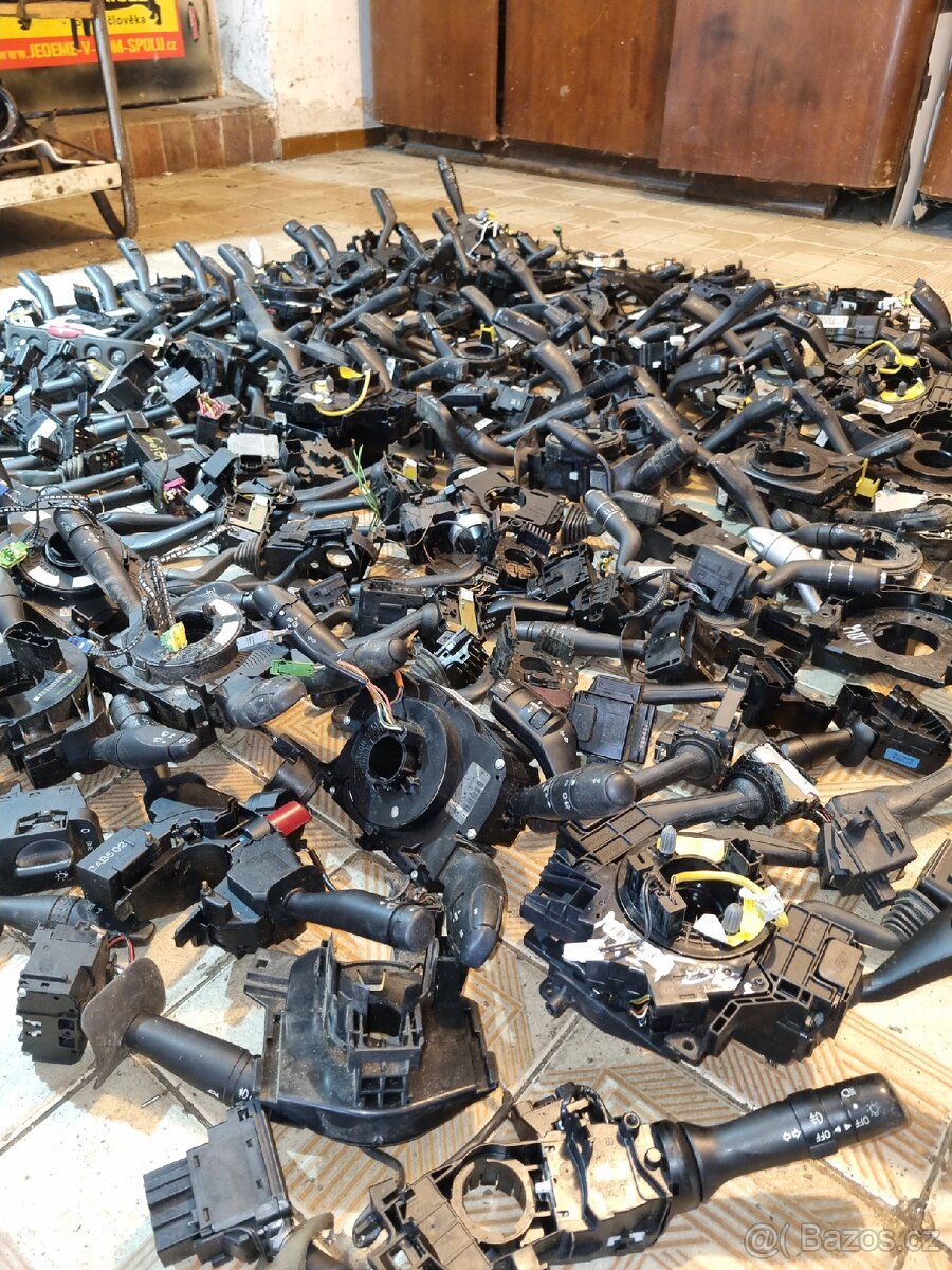 Podvolantové páčky, přepínače, podvolantové kroužky LEVNĚ - 3