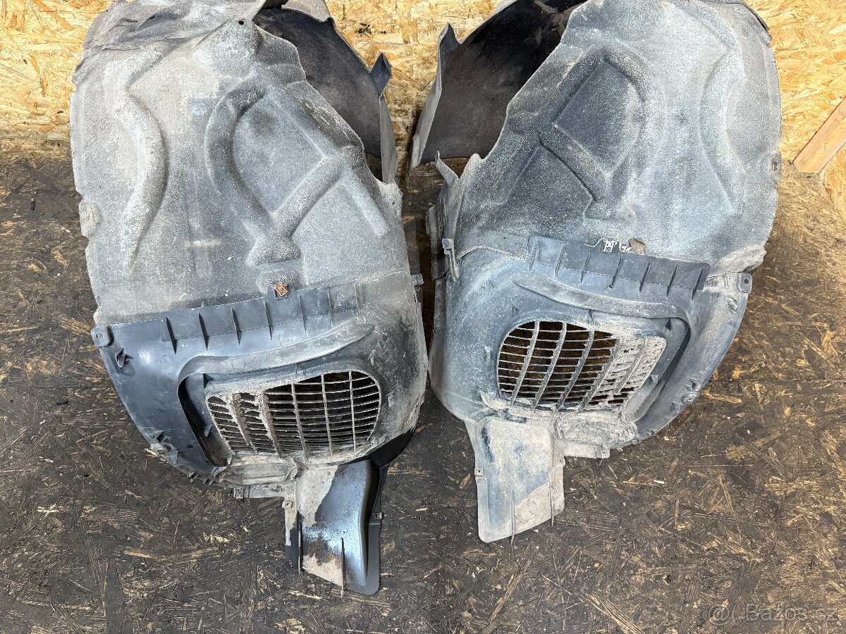 PŘEDNÍ PODĚHOVÉ PLASTY VW TOUAREG 7P - 3