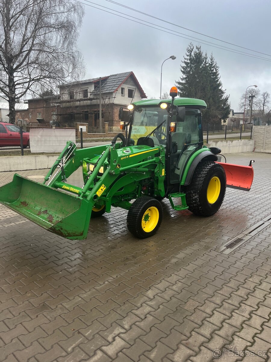 John Deere 4052R - 3