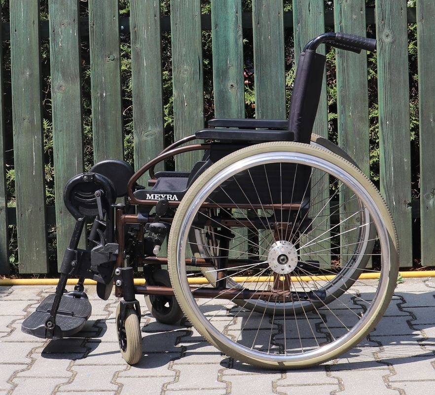 019-Mechanický invalidní vozík Meyra. - 3