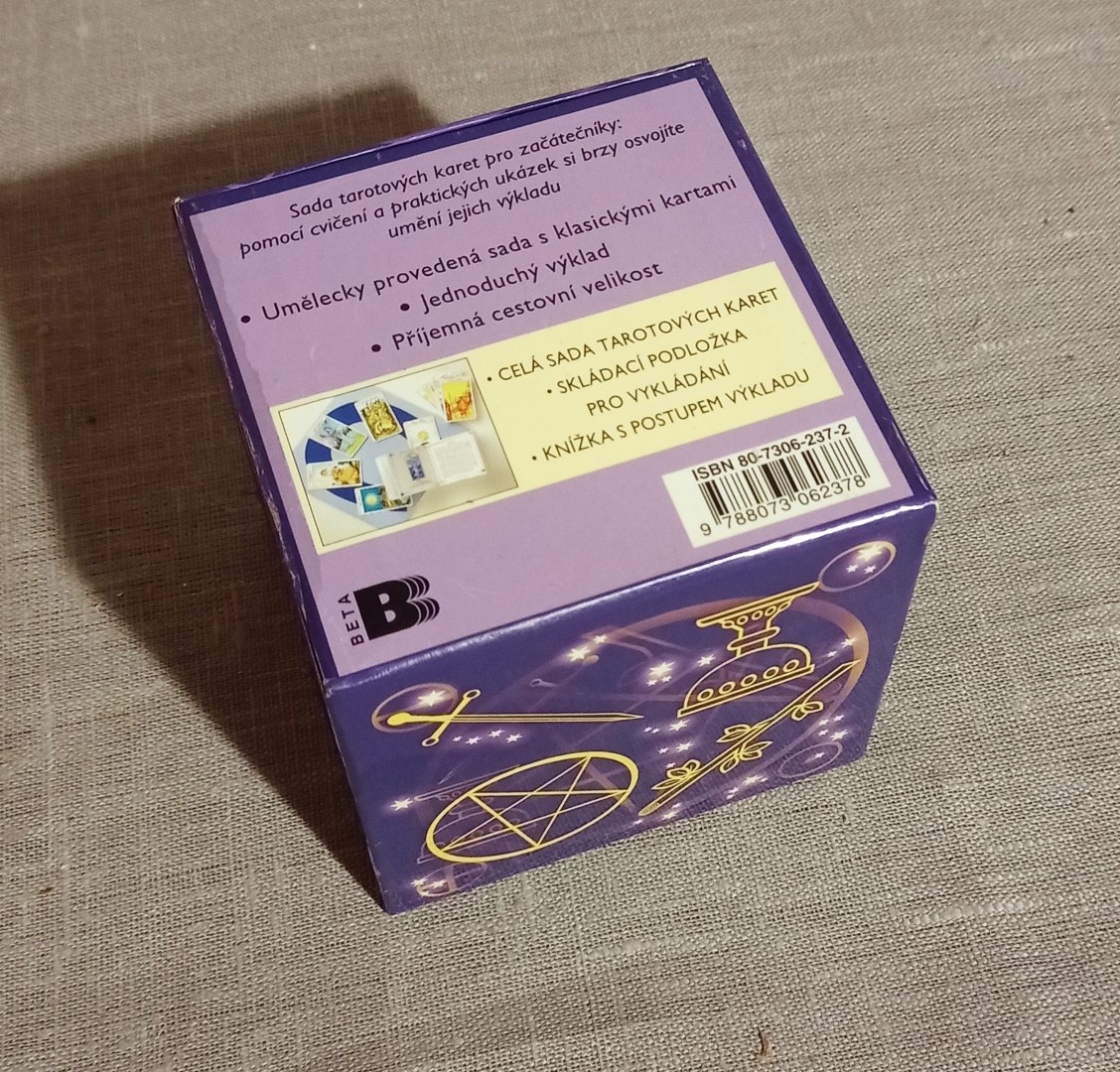 Juliet Sharman-Burkeová - Tarot - 3