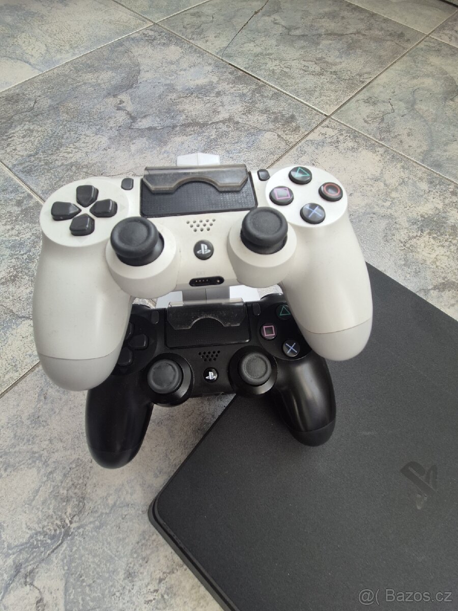 PS4 Slim - 3