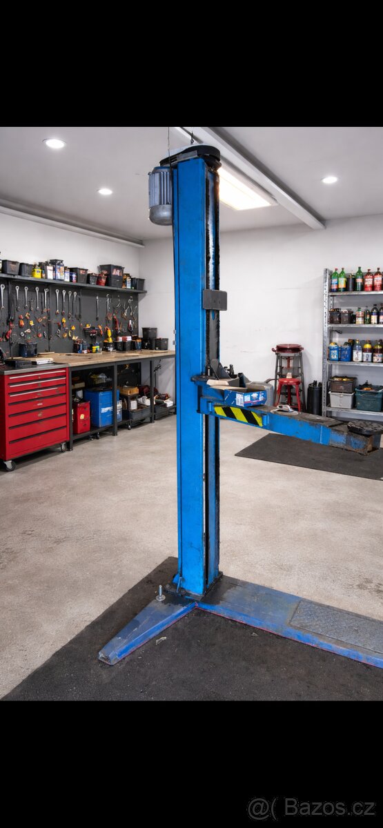 Dvousloupovy zvedak 2,5t - 3