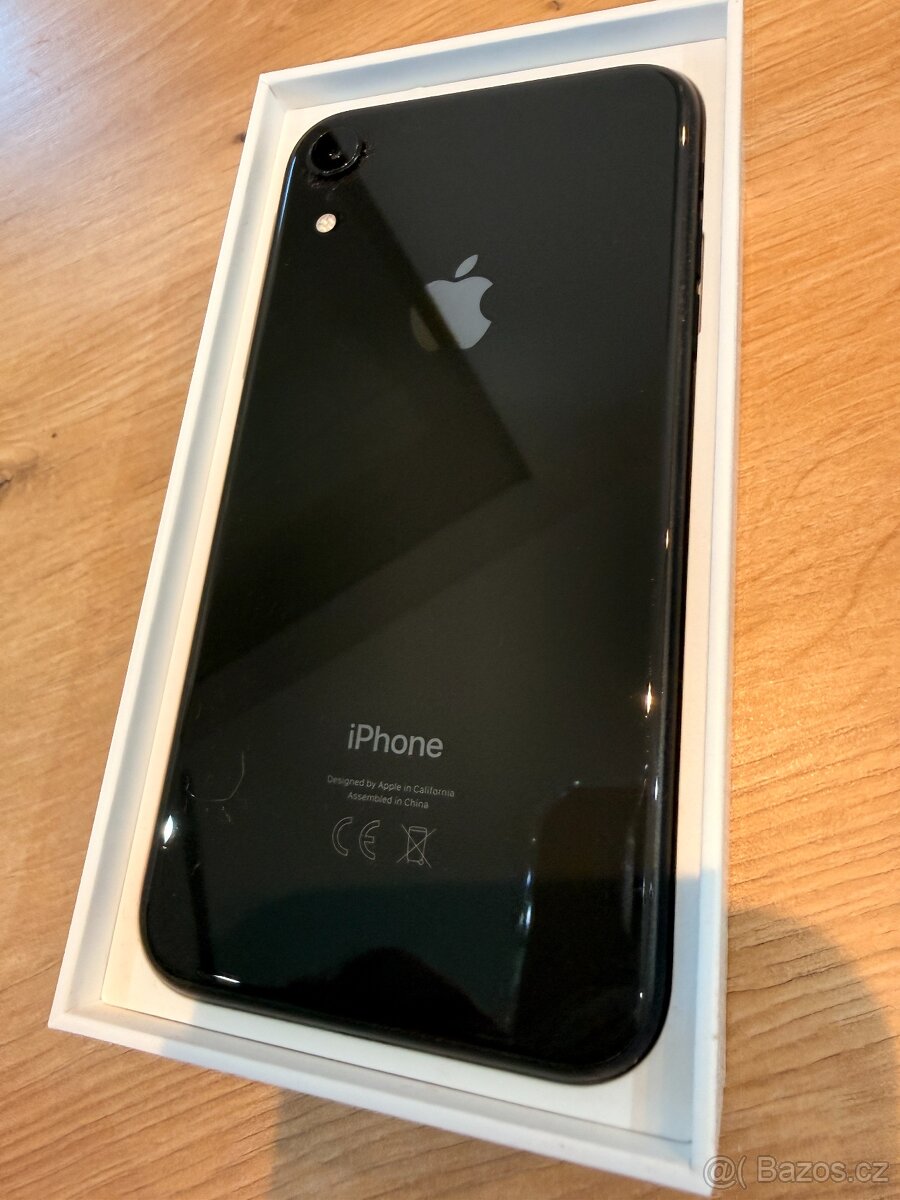 iPhone XR 64 GB černý - 3