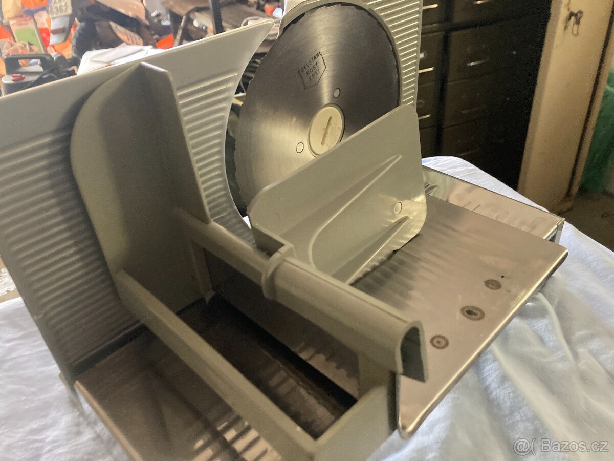 elektrický kráječ GRAEF - 3