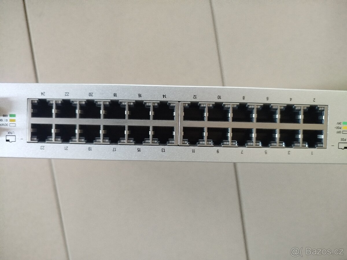 UniFi SWITCH-24 500W - 3