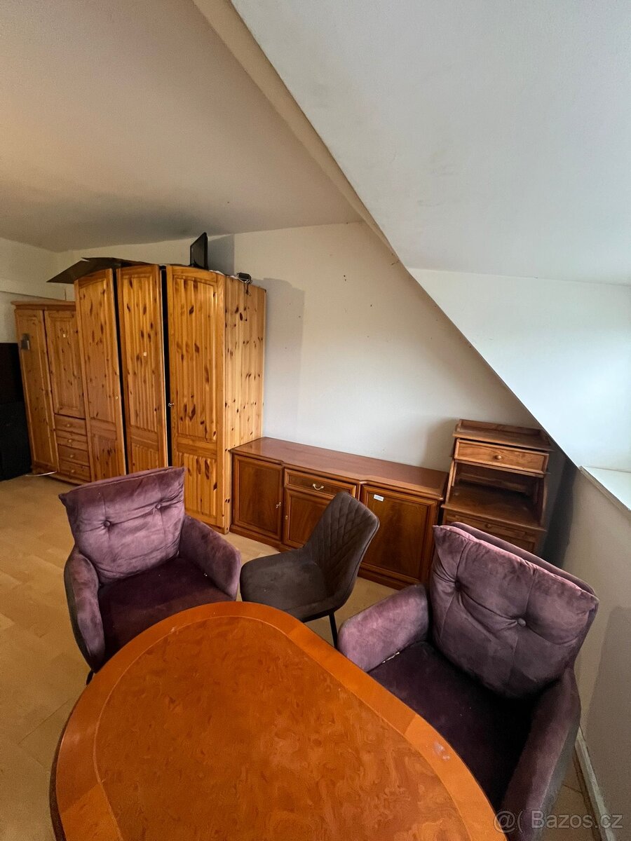 Nábytek - židle, skříň, stolek…. - 3