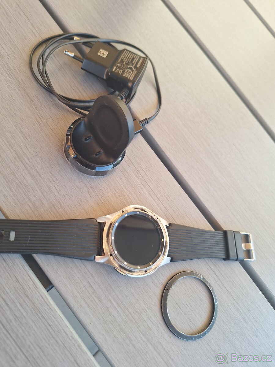 Hodinky Samsung Gear S3 poškozené - 3