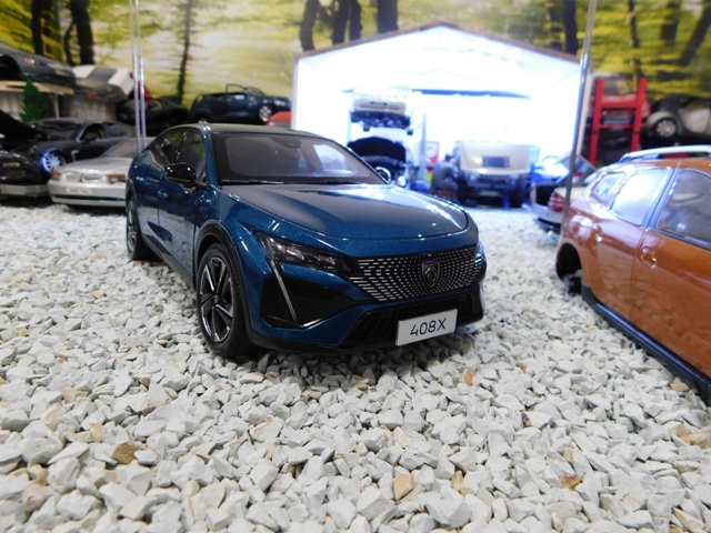 model auta Peugeot 408X 1:18 farba modrá / tyrkys / Paudi - 3