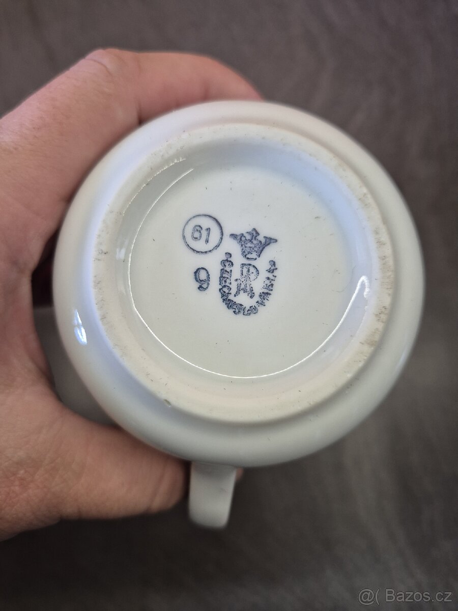 Retro hrnečky s ornamenty a květy - 3