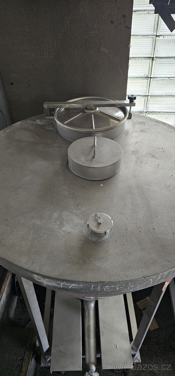 Nerezové silo, násypka - 3