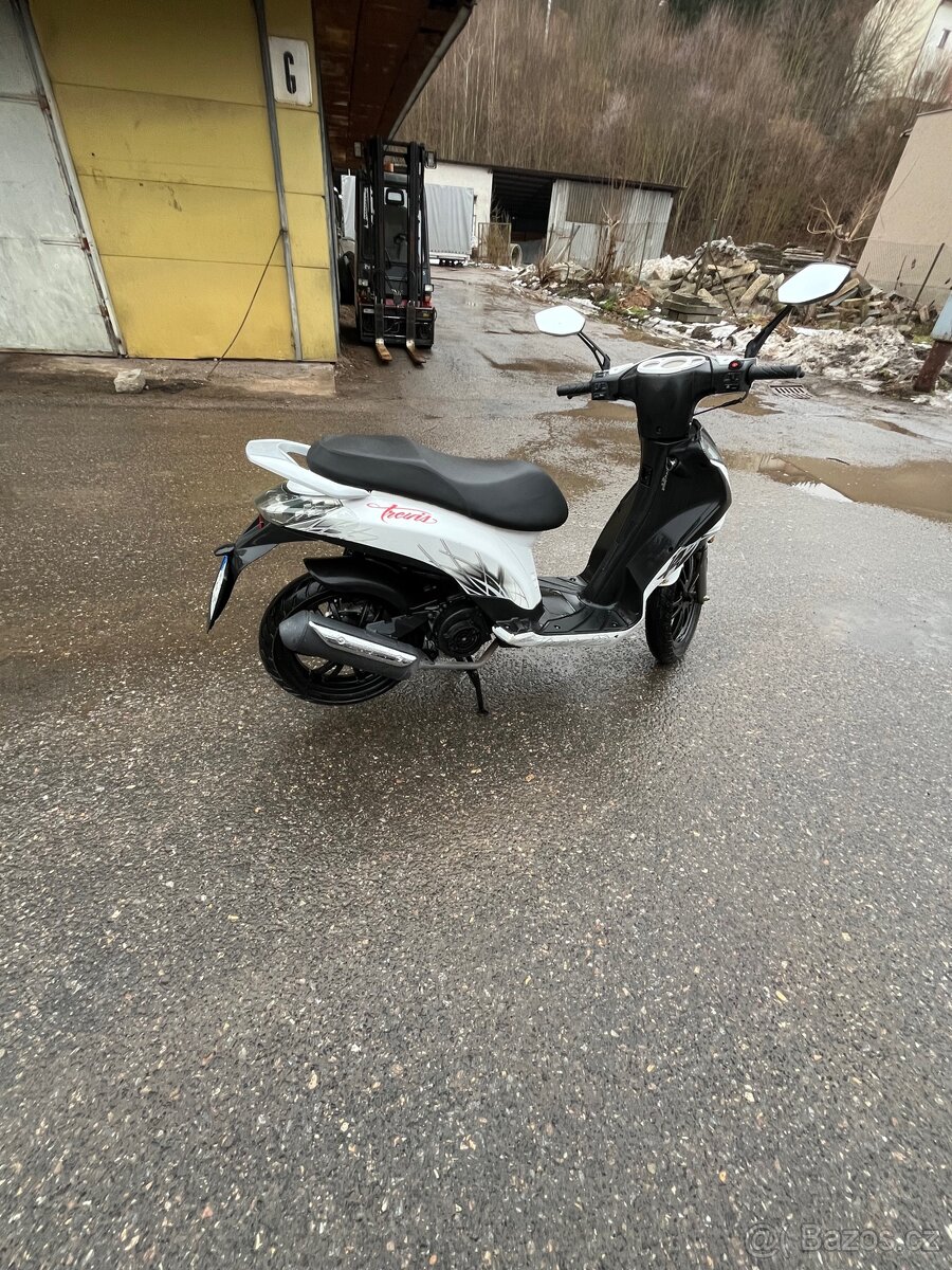 Skútr LONGJIA TREVIS 125 - 3