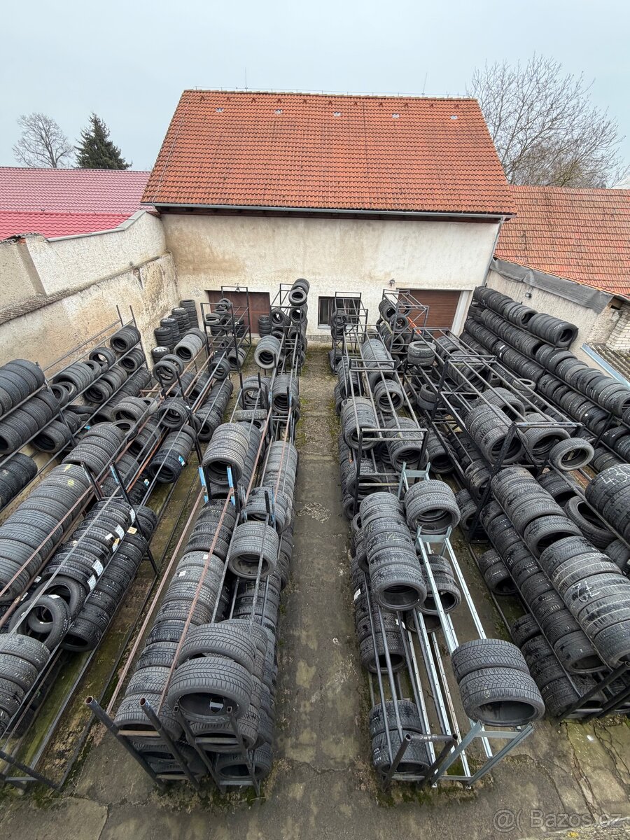 Plechové disky s použitýma pneu. - 3