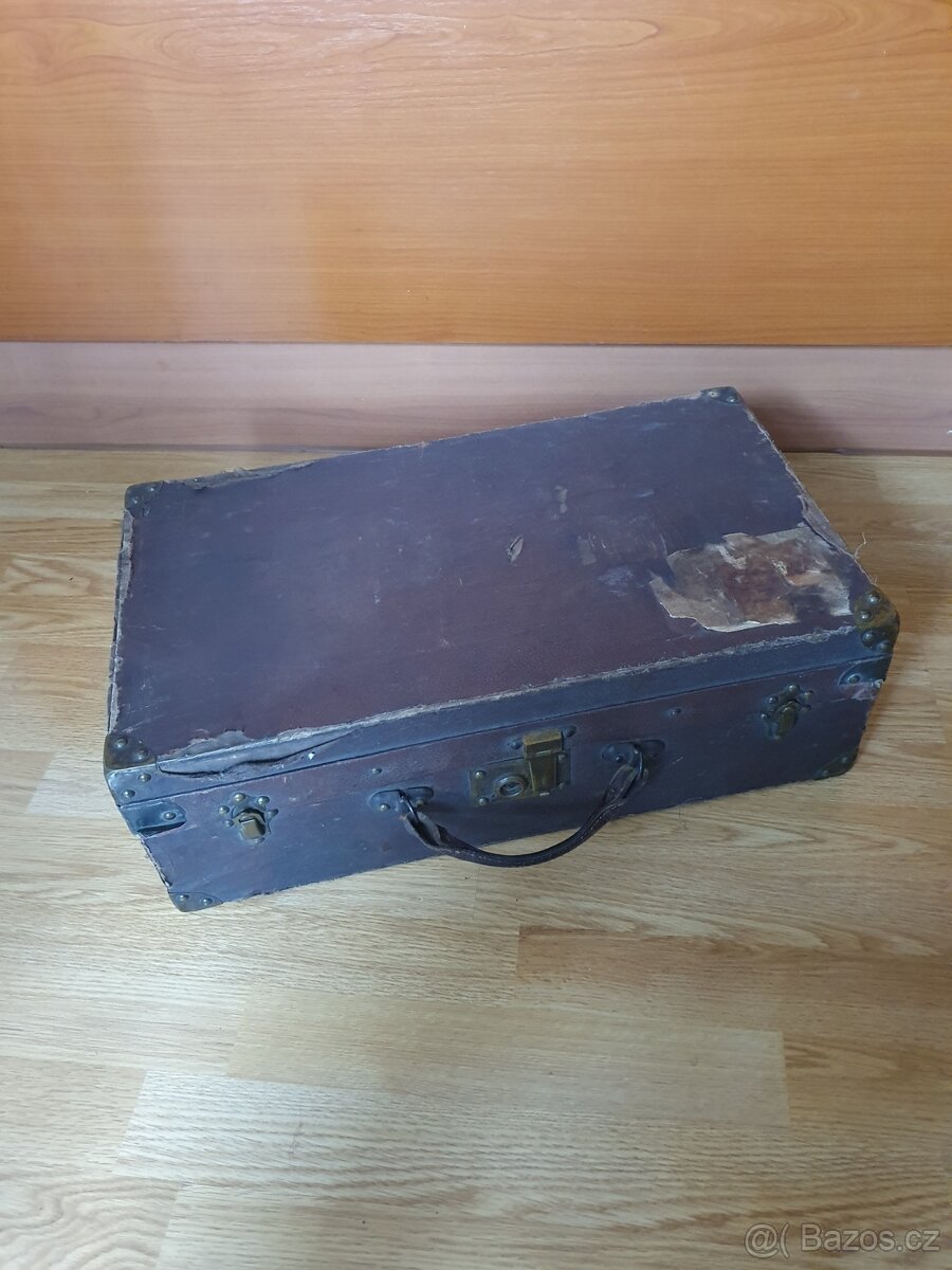 Starý kufr - 3