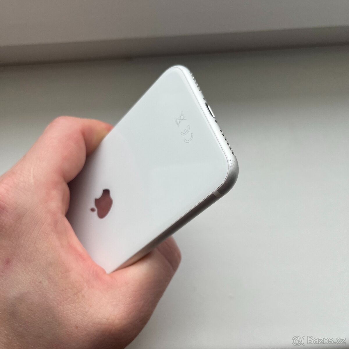 Apple iPhone SE 2022 64GB bílý - 3