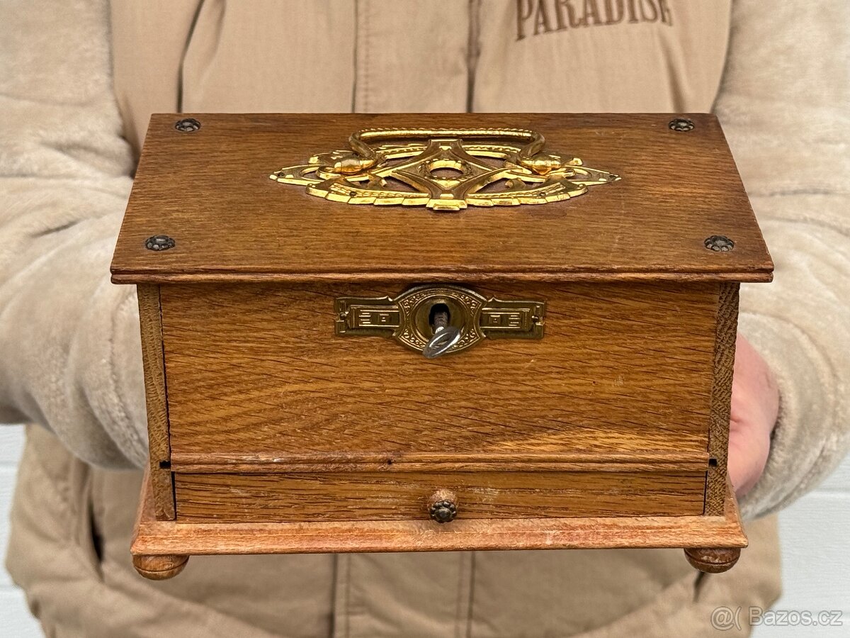 Secesní dřevěná šperkovnice Mosazné kování - 3