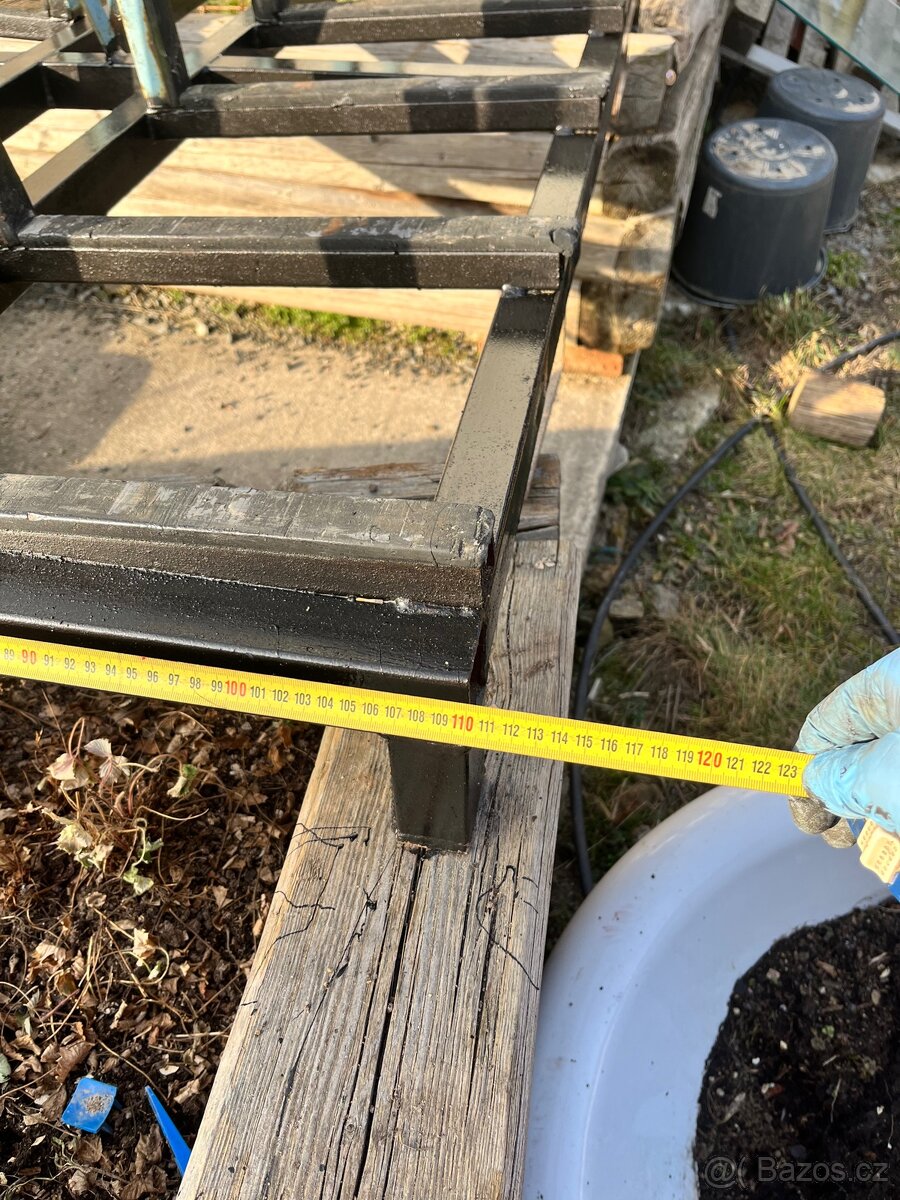 Stojan na okna/skla typ A - 3