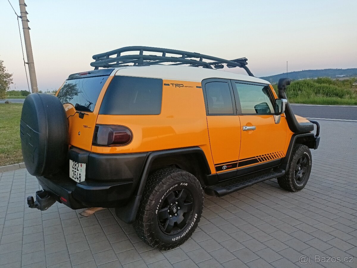 TOYOTA FJ LAND CRUISER 4,0 V6 4x4 LPG 110 000 KM 1 Majitel