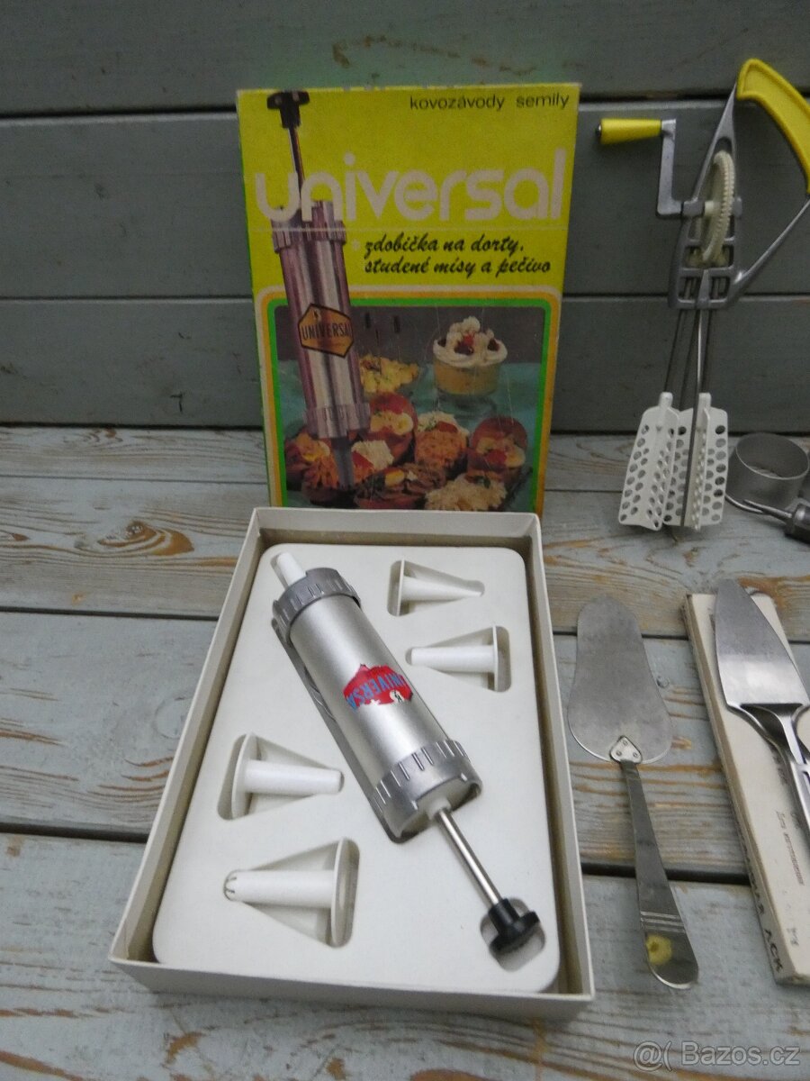 kuchyňské potřeby staré - 3