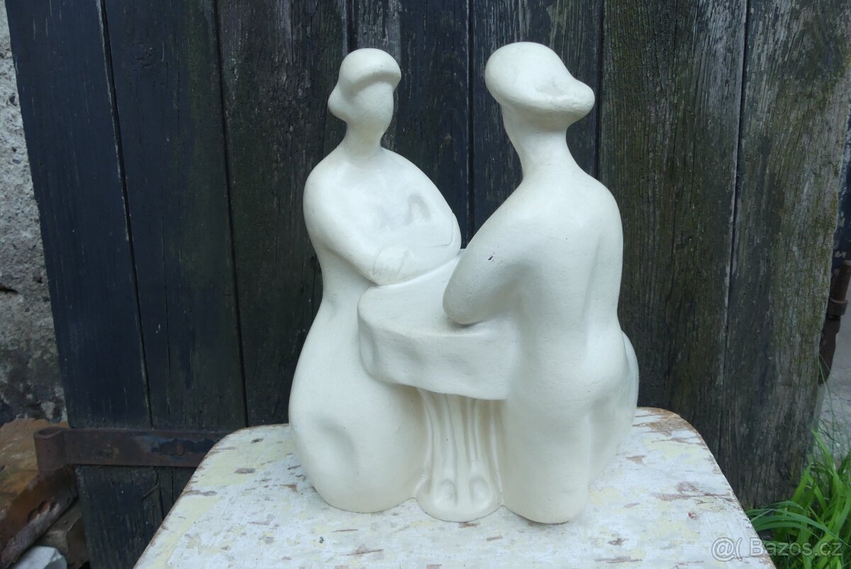 Ženy u stolu...retro keramická plastika, brusel - 3