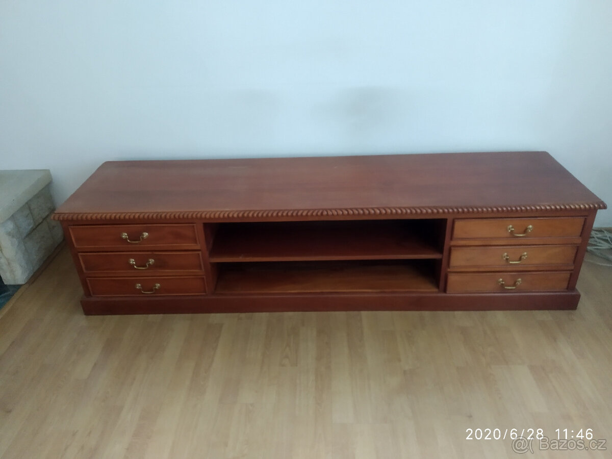 Starožitný nábytek - 3
