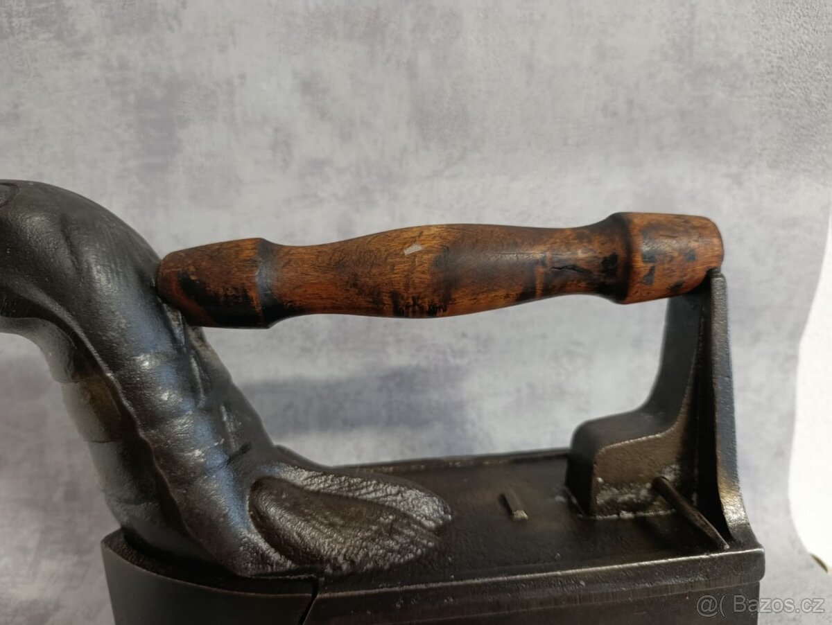 Obrovská atypická komínová žehlička, 9,65kg TOP - 3