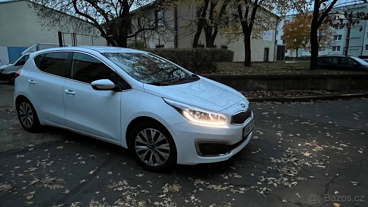 Prodej auta Kia Ceed II 1.4 TOP - 3