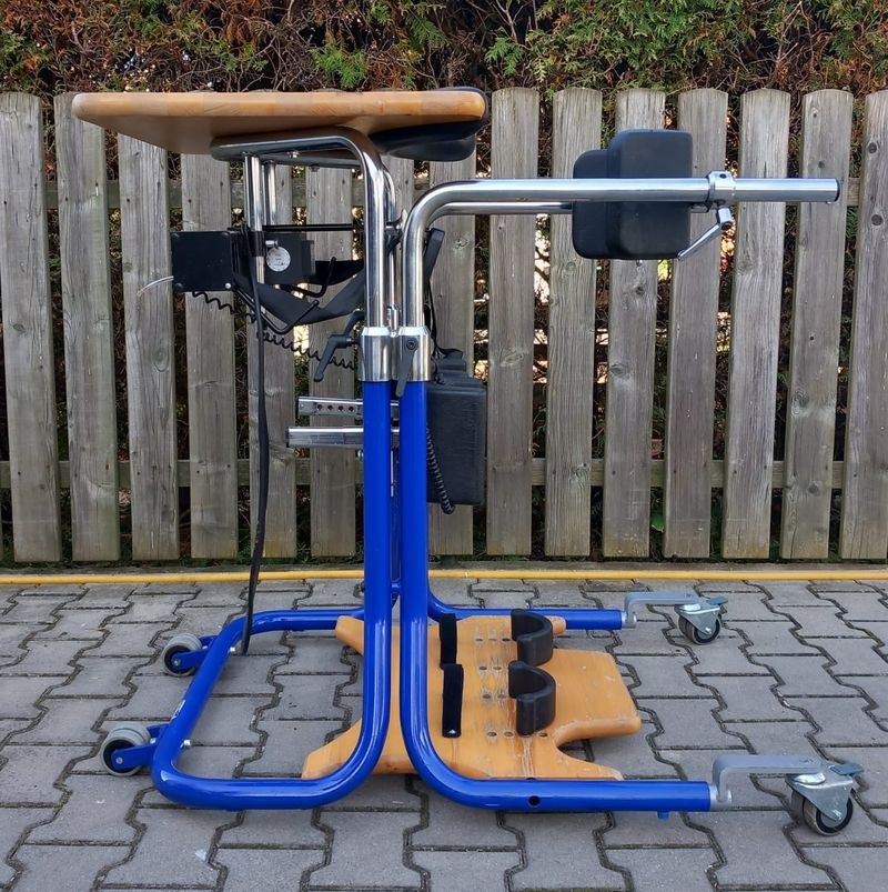 Vertikalizační stojan Otto Bock. - 3