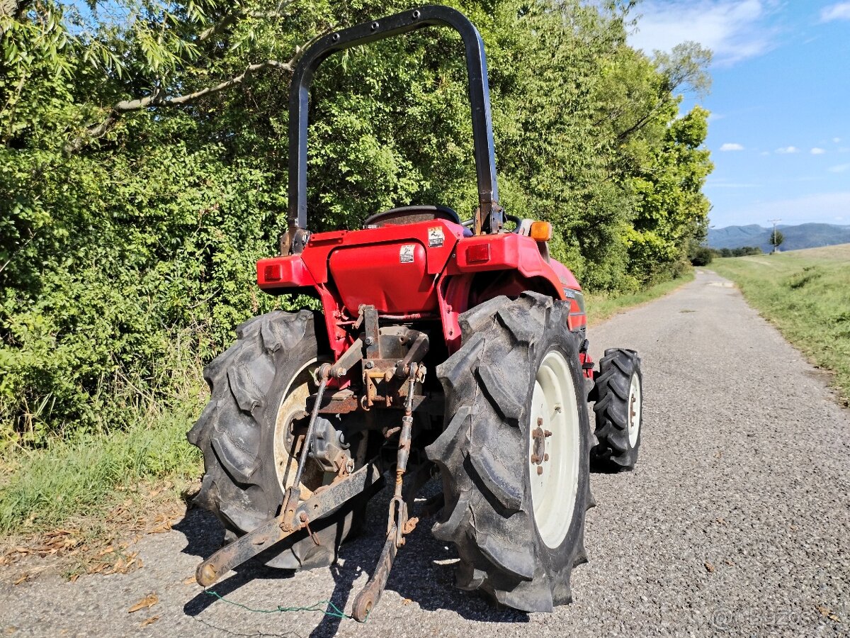 Mitsubishi MT 220 - 3