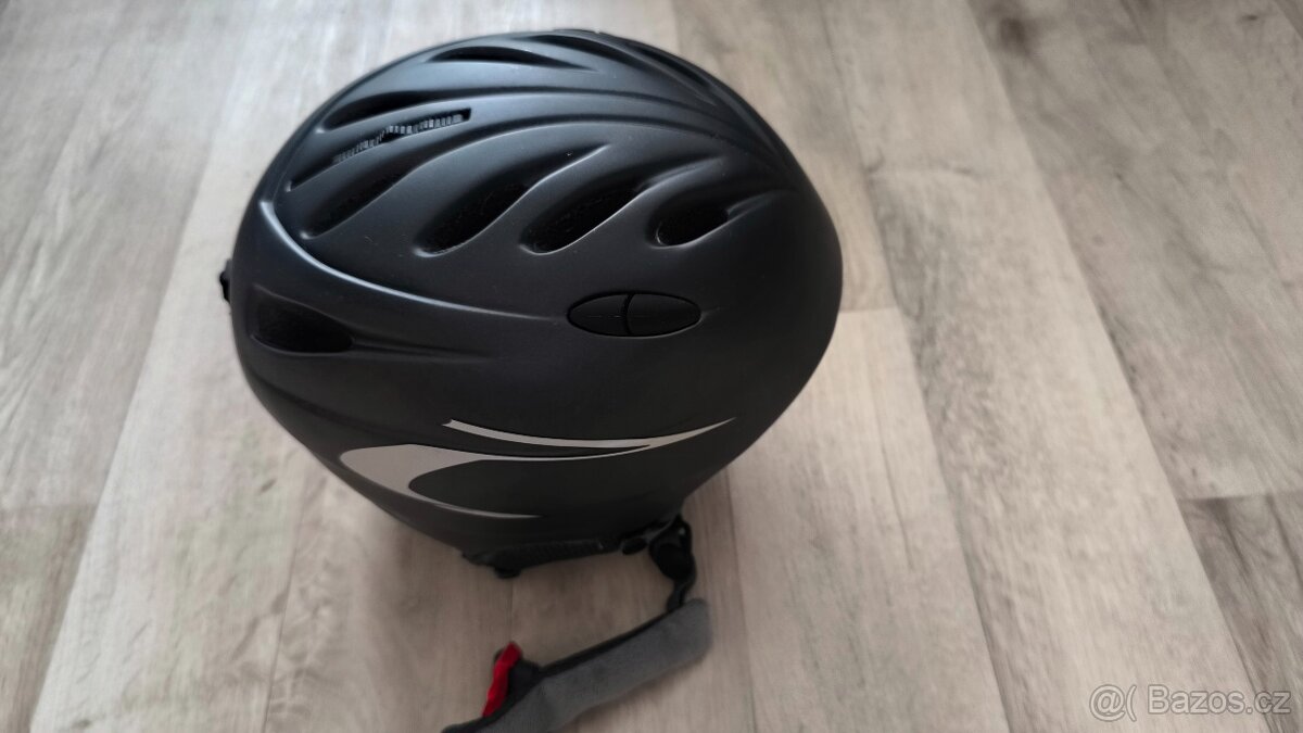 Dětská lyžařská přilba v dobrém stavu - 3