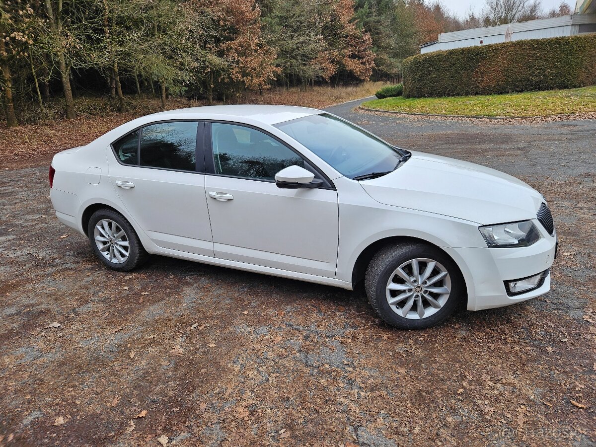 Škoda Oktavia 1,6Tdi 77kw r.v 2014 bílá sedan super stav - 3